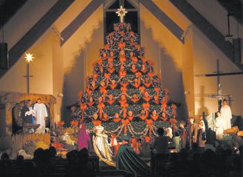 11Highland Baptist Singing Christmas Tree